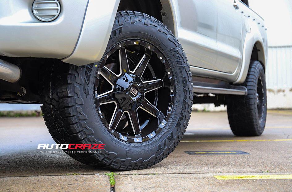 TOYOTA HILUX N70 4WD BLADE  OR GLOSS BLACK MILLED